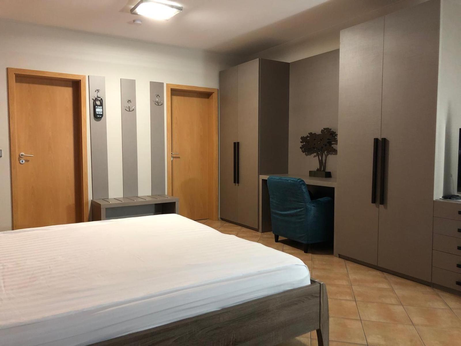 Appart-Hotel Gwendy Bour Eksteriør bilde