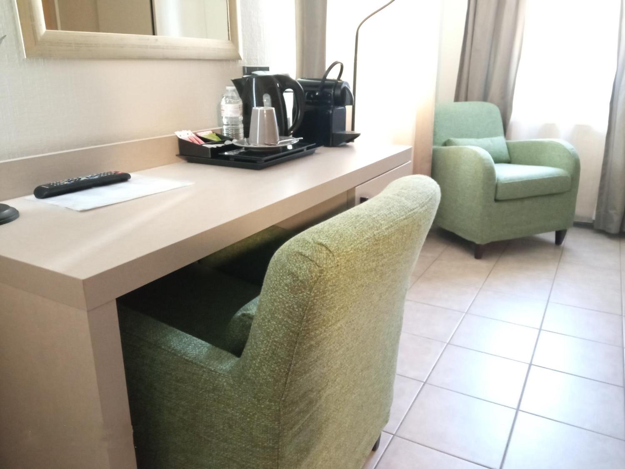 Appart-Hotel Gwendy Bour Eksteriør bilde